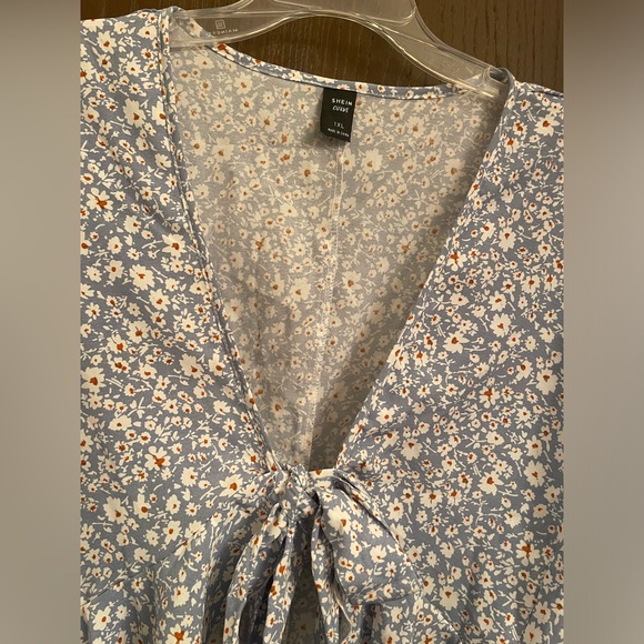 Shein Curve Duster Top Flowy Blue Floral Flutter Sleeve Women's 1XL Plus - Picture 2 of 8